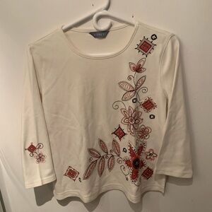 Beautiful Ornate Koret cream sweater with gorgeous embroidery 60/40 blend SZ S